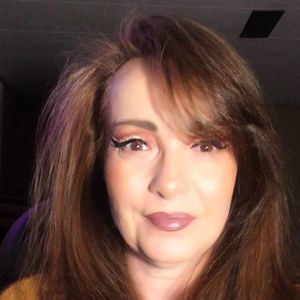 Meet your Posher, Leslie